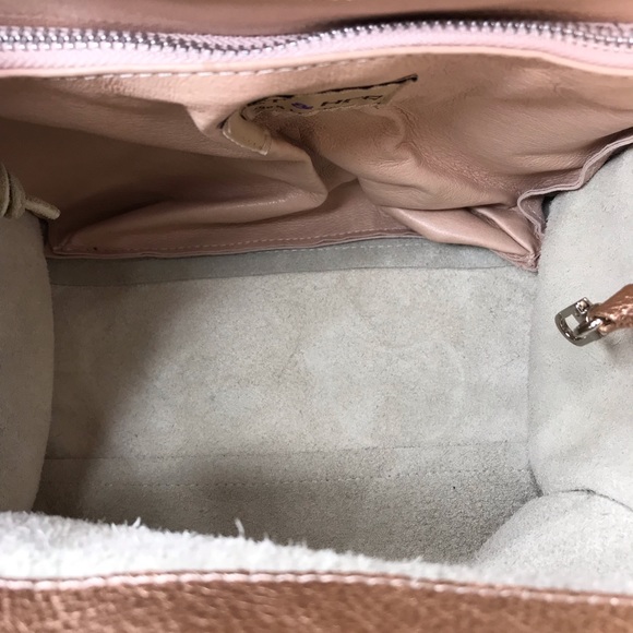 Let and Her Lux designer gold & rose gold leather crossbody. Size:MEDIUM - Picture 9 of 13